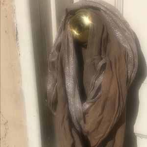 Women’s Color-Blocked Infinity Scarf